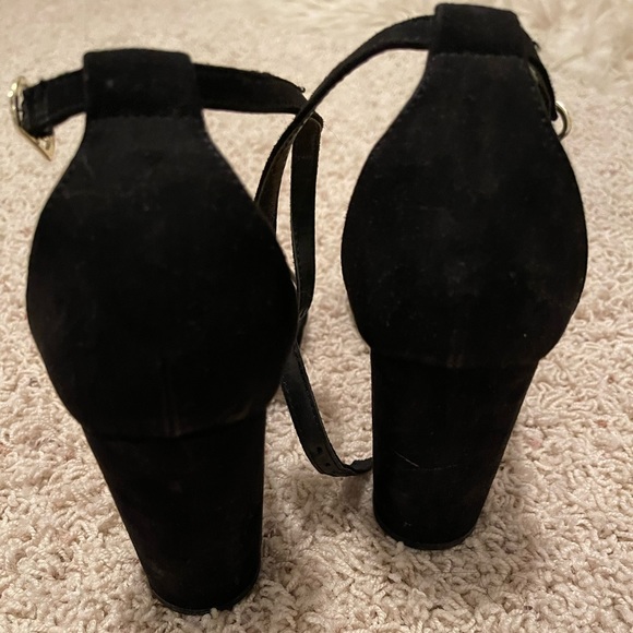 Heels - Picture 3 of 3